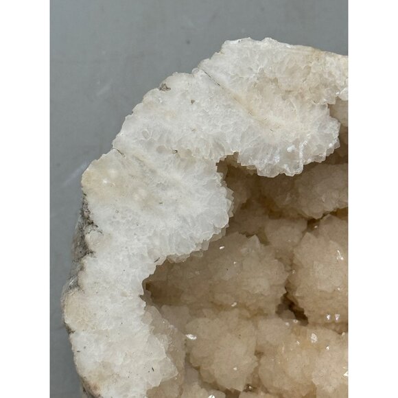 White Chalcedony & Quartz Crystal Geode Specimen Collectors 4.5x4" white READ - Picture 9 of 13